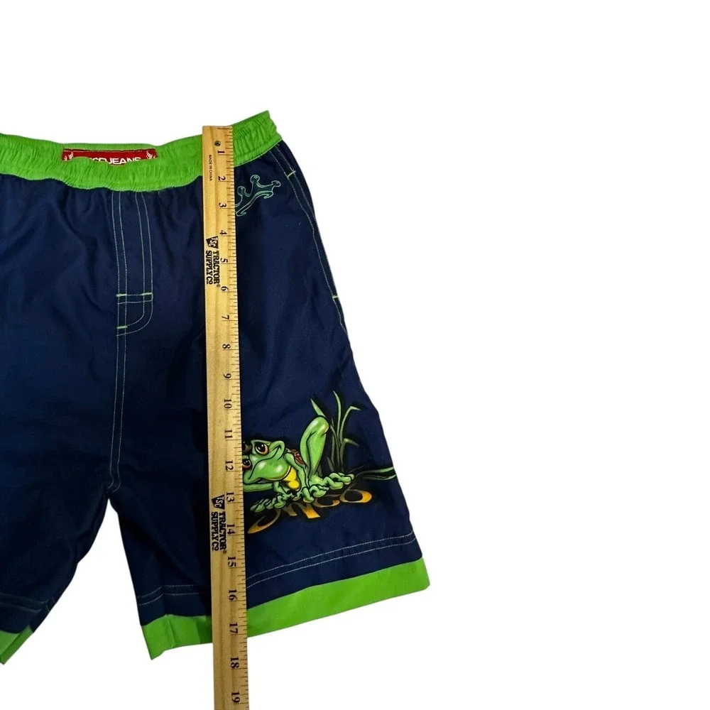 JNCO eye catching